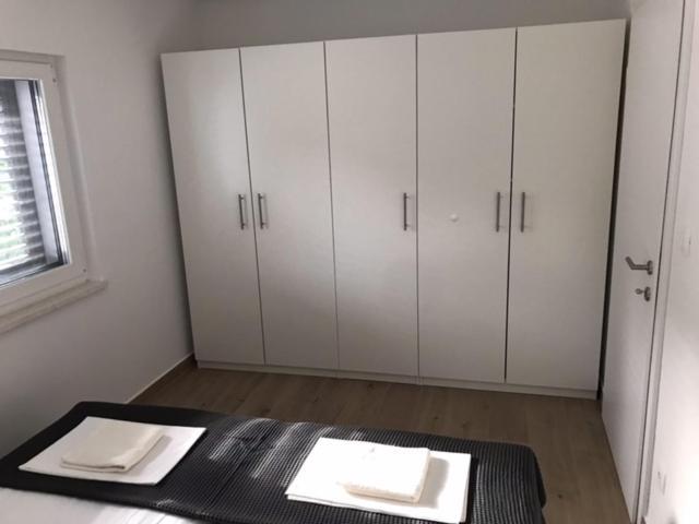 Apartments Haramincic M&B Stara Novalja Exterior photo
